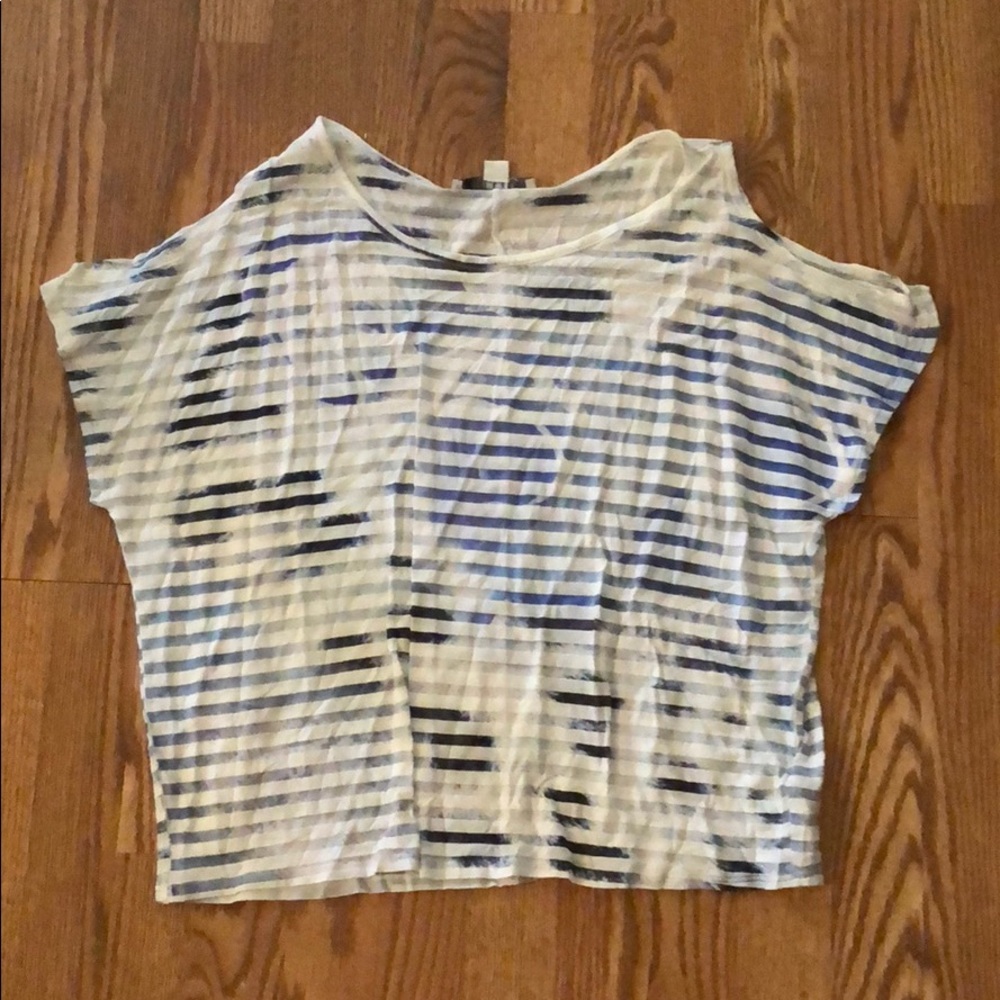 Open shoulder shirt